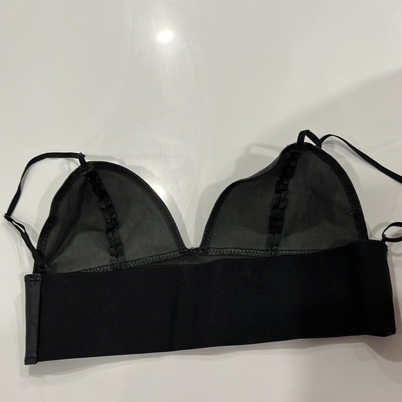 Very cute Top straps and stretch band in the back - Picture 2 of 5